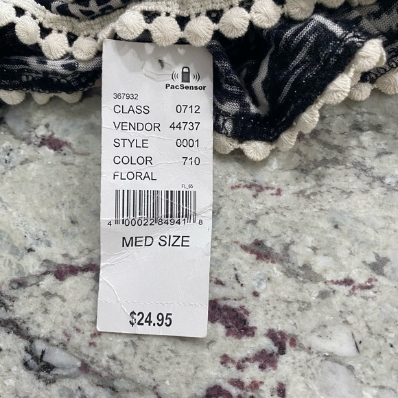 Pacsun Crop Halter Top - Picture 4 of 5